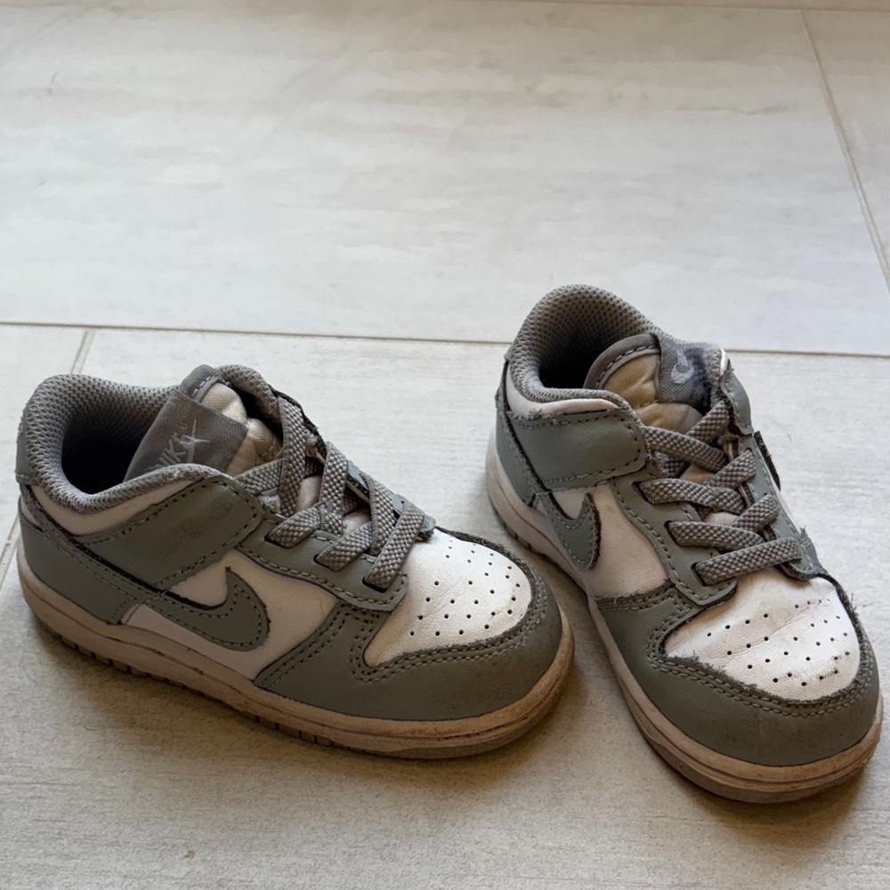 Nike Kids Grey & White Low-Top Sneakers - Classic Everyday Shoes